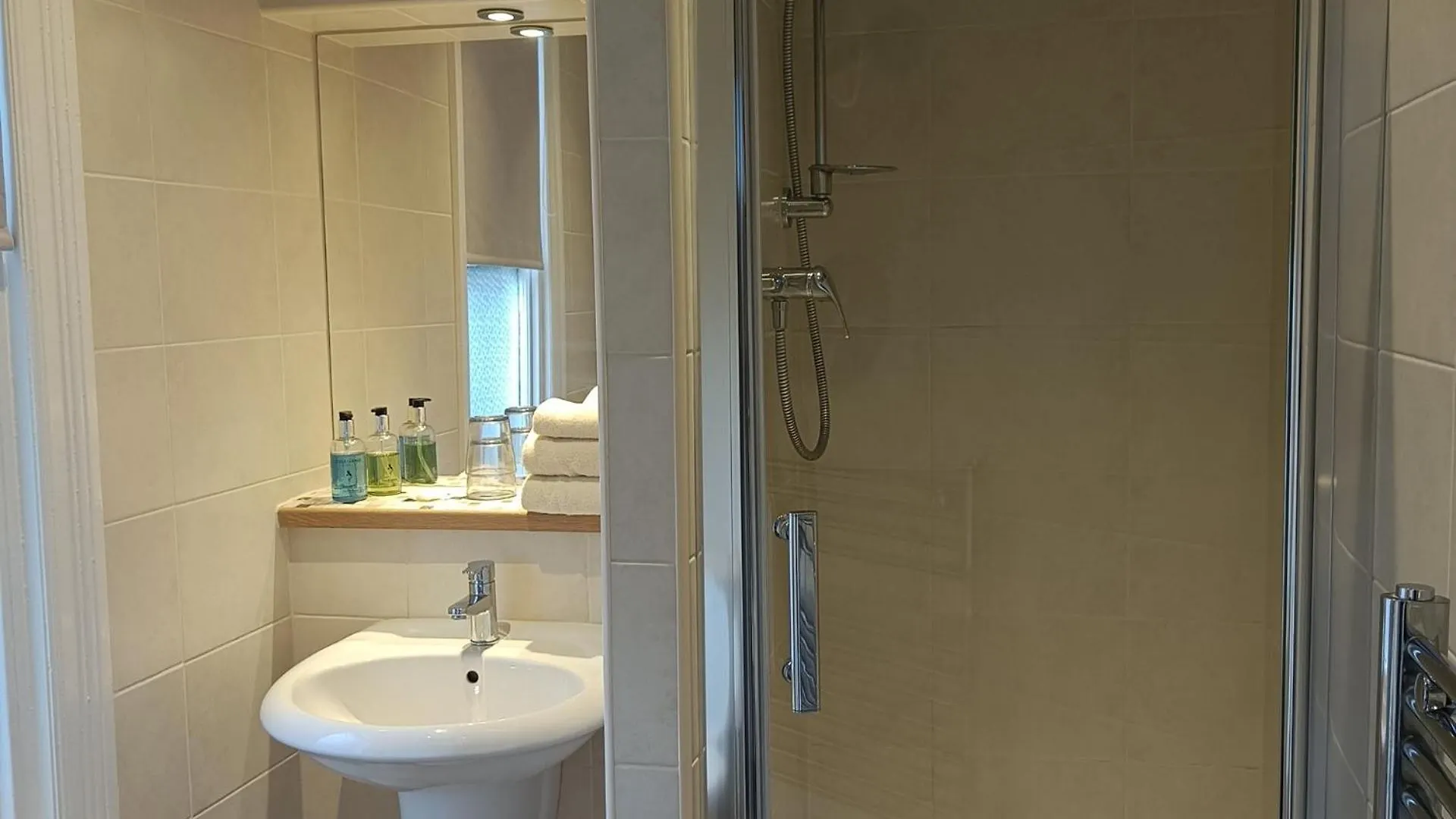 Bed & Breakfast Powys Lodge Scarborough