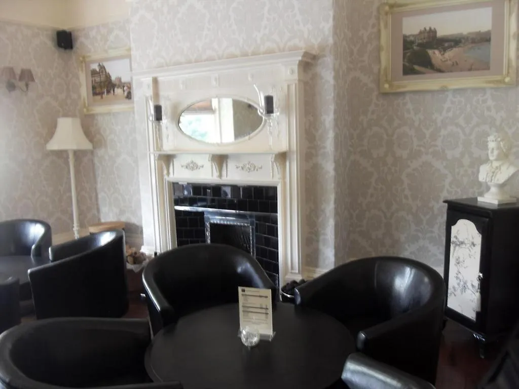 Powys Lodge Σκάρμπορο Bed and Breakfast